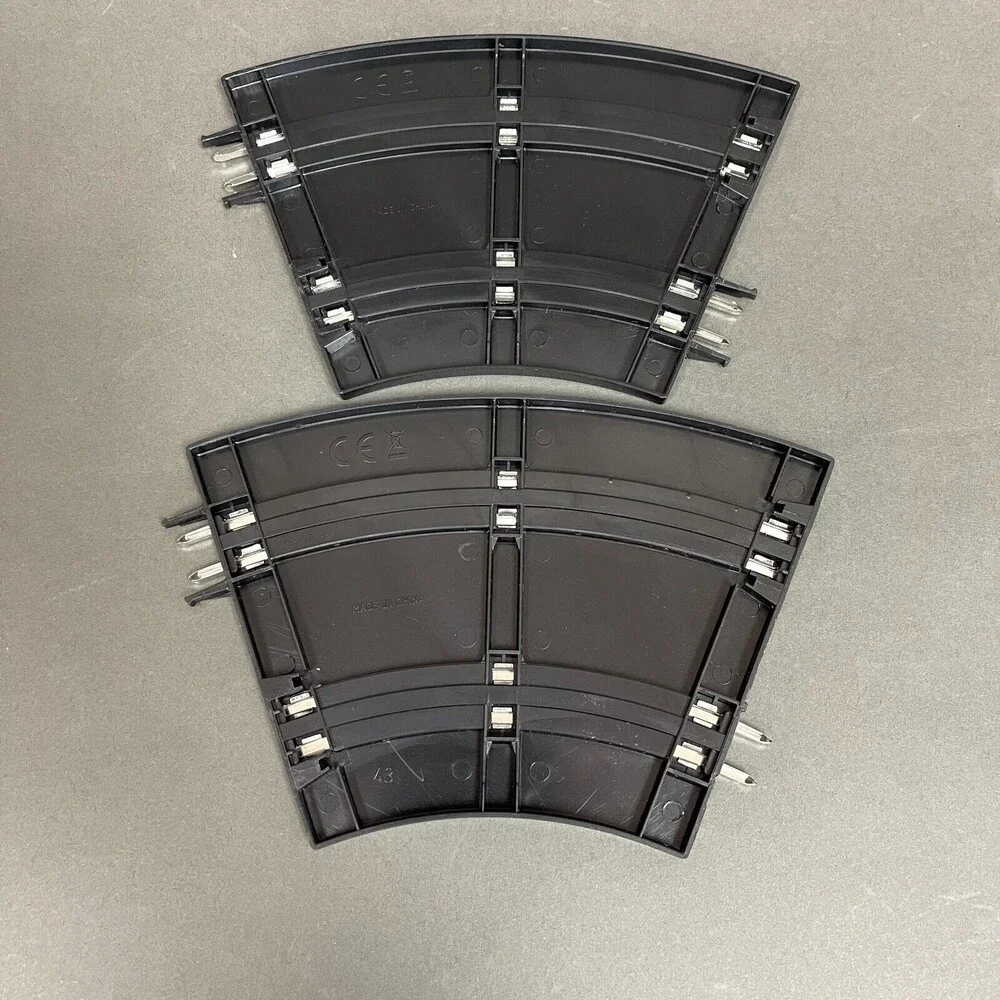 Fast Lane 2015 Toys R Us Car Curved Tracks Replacement Add-on Parts Lot of 2‎
